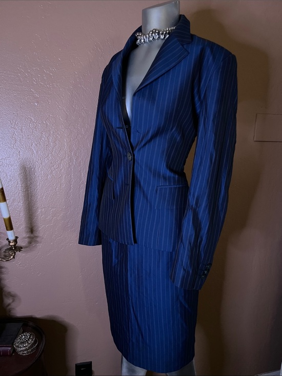 Donna Tombolini Other - Donna Tombolini Italian Pinstripe Skirt Suit.  Sz 40